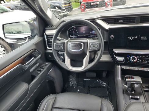 Used 2025 GMC Sierra 1500 Denali w/ Technology Package AWD/4WD image 13