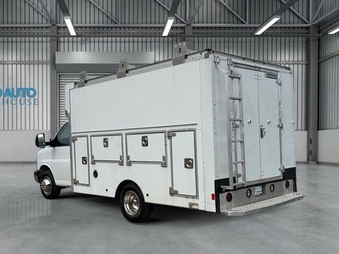 Used 2016 GMC Savana 3500 RWD image 5