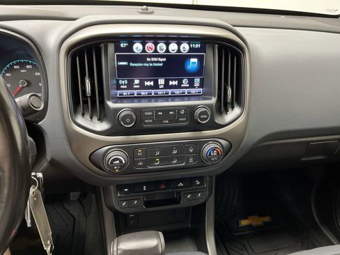 Used 2018 Chevrolet Colorado Z71 image 16