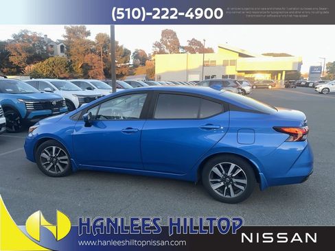 Used 2020 Nissan Versa SV image 2