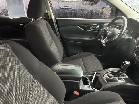 Used 2017 Nissan Rogue Sport SV w/ SV Premium Package AWD/4WD image 6