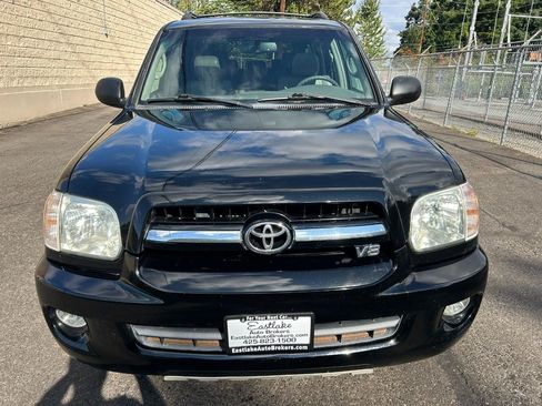 Used 2007 Toyota Sequoia Limited w/ Convenience Pkg AWD/4WD image 2