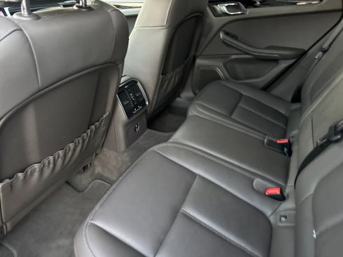 Used 2023 Porsche Macan S image 13