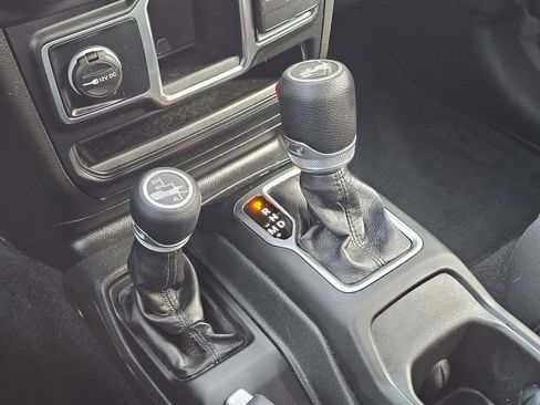 Used 2021 Jeep Wrangler Sport AWD/4WD image 27