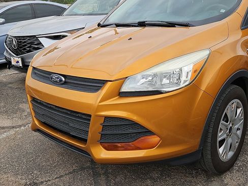 Used 2016 Ford Escape S image 2