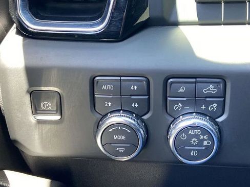 Used 2023 GMC Sierra 1500 Denali w/ Denali Reserve Package AWD/4WD image 14