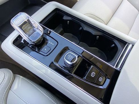 New 2025 Volvo XC90 T8 Ultra w/ Protection Package Premier image 23