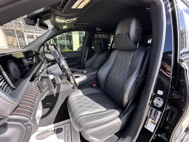 Used 2025 Mercedes-Benz Maybach GLS 600 4MATIC image 19