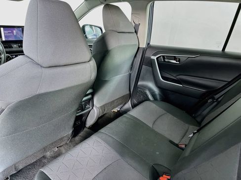 Used 2024 Toyota RAV4 XLE FWD image 31