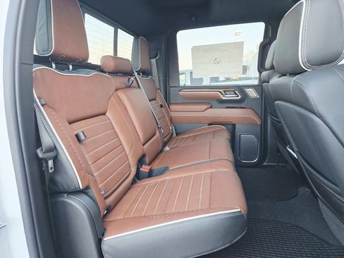 New 2026 GMC Sierra 2500 Denali Ultimate AWD/4WD image 14