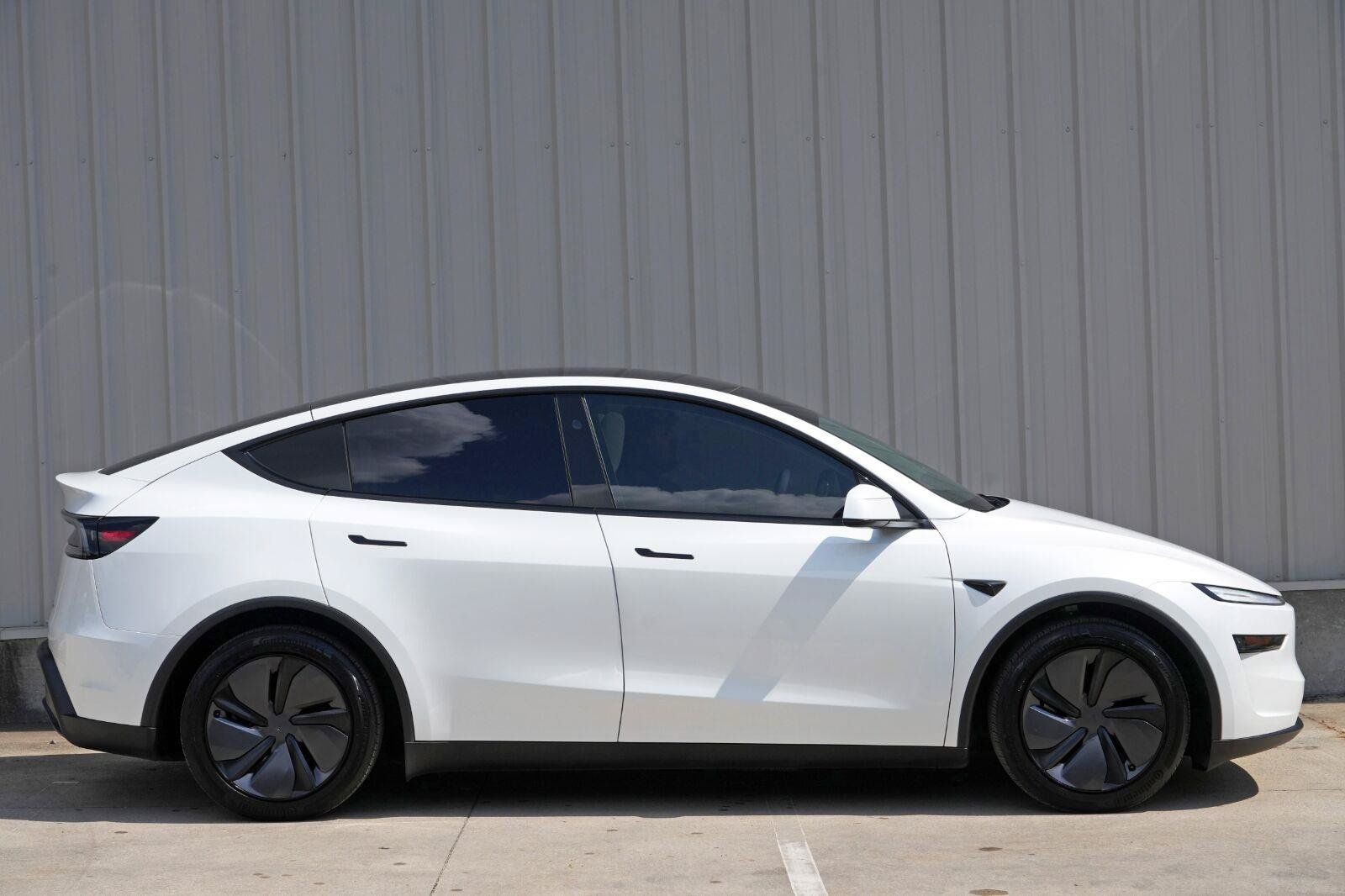 Used 2026 Tesla Model Y Long Range AWD/4WD image 60