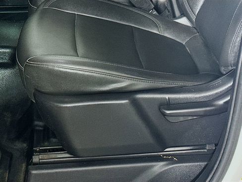 Used 2021 GMC Sierra 1500 4x4 Crew Cab w/ Sierra Value Package image 22