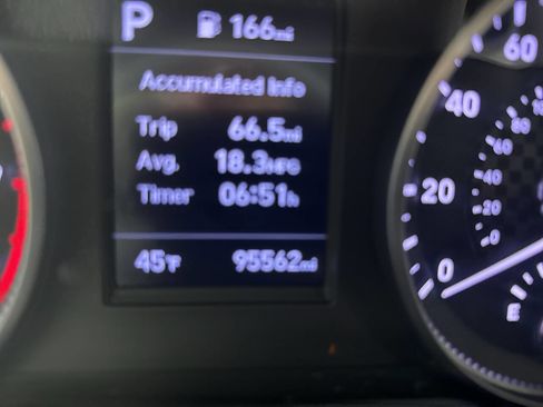 Used 2019 Hyundai Elantra SEL image 31