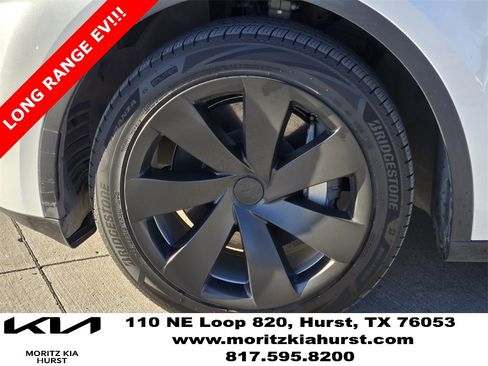 Used 2022 Tesla Model Y Long Range image 17