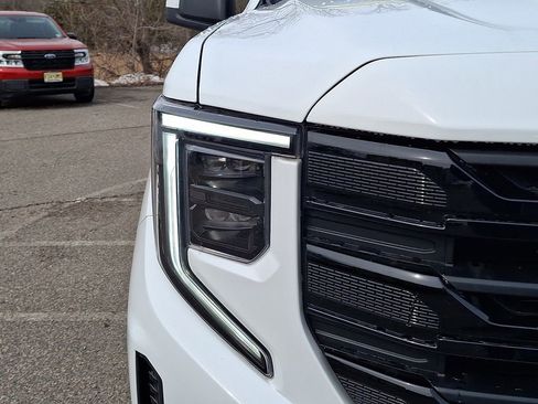 Used 2023 GMC Sierra 1500 Elevation AWD/4WD image 12