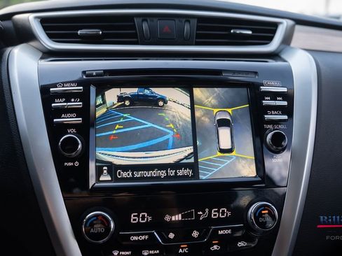 Used 2018 Nissan Murano SV w/ Premium Package image 15