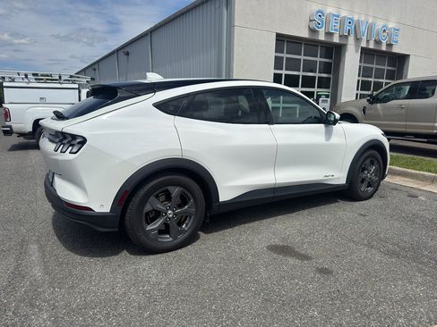 Used 2022 Ford Mustang Mach-E Select w/ Comfort/Technology Package AWD/4WD image 4