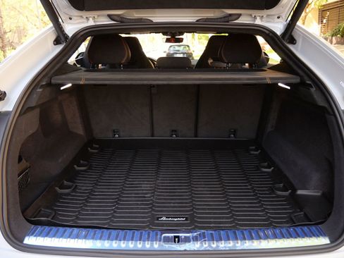 Used 2024 Lamborghini Urus Performante image 36