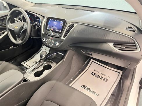 Certified 2024 Chevrolet Malibu LT image 9