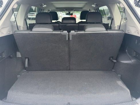 Used 2021 Volkswagen Tiguan SE w/ Panoramic Sunroof Package FWD image 9
