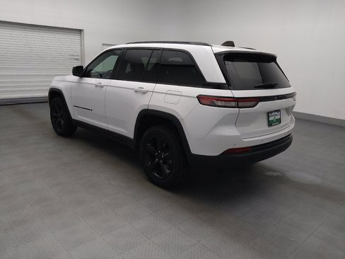 Used 2023 Jeep Grand Cherokee Altitude RWD image 3