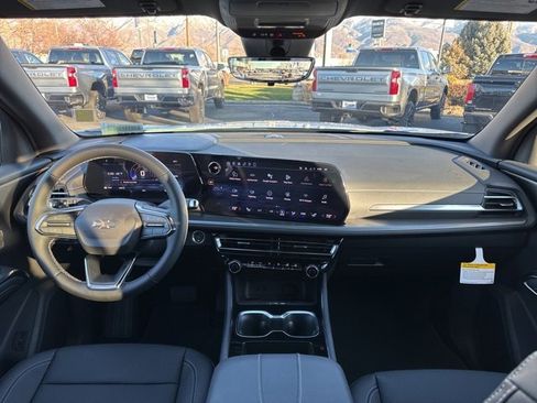 New 2026 Chevrolet Traverse LT w/ Midnight/Sport Edition image 13