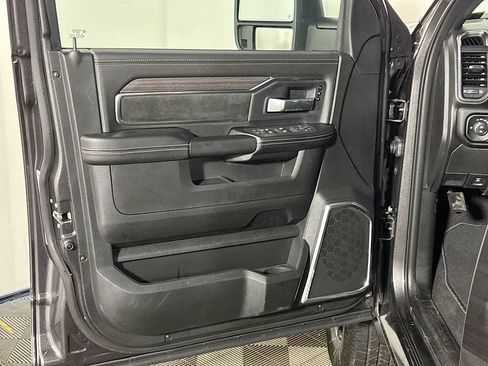 New 2026 RAM 2500 Laramie AWD/4WD image 10