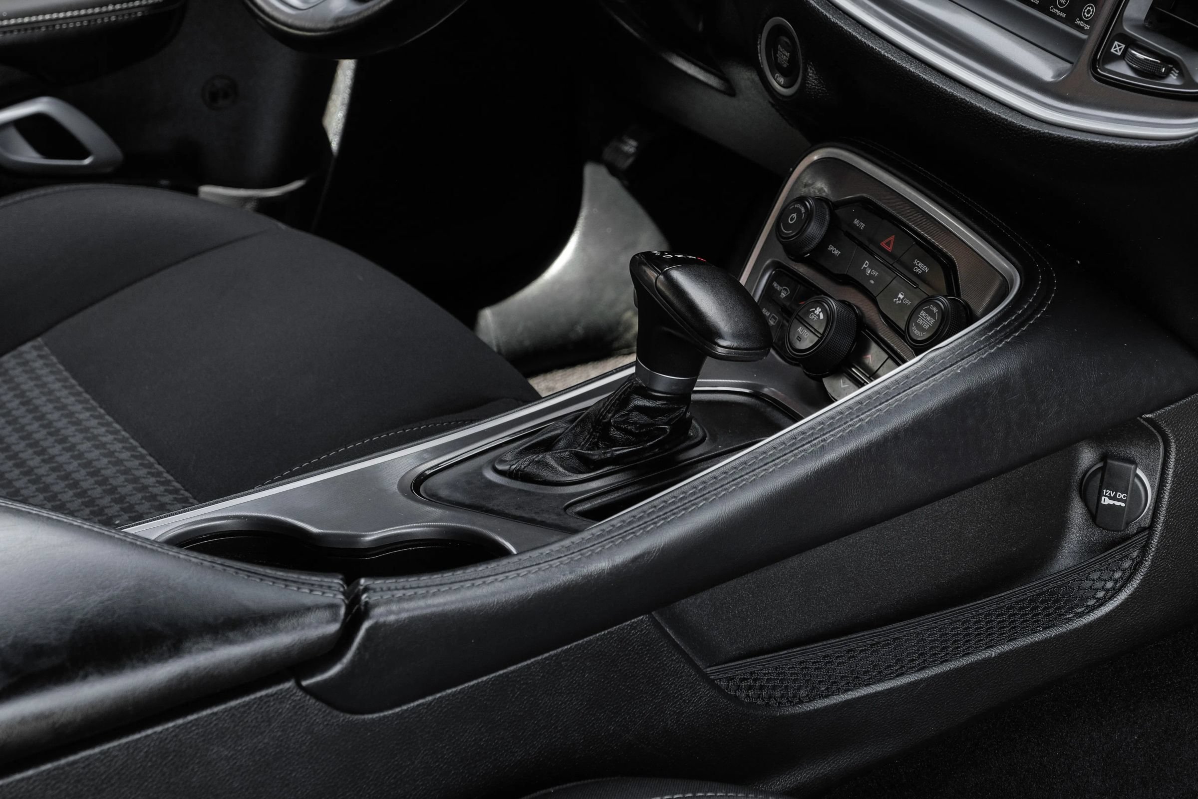 Used 2019 Dodge Challenger SXT RWD image 29