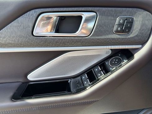 New 2026 Ford Explorer Platinum RWD image 23