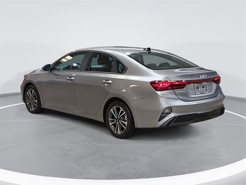 Used 2023 Kia Forte LXS w/ LXS Technology Package image 7