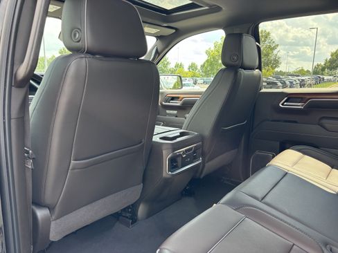 Used 2023 GMC Sierra 1500 Denali w/ Denali Reserve Package AWD/4WD image 33