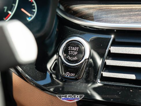 Used 2019 BMW 540i w/ M Sport Package image 33