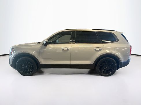 Used 2022 Kia Telluride SX w/ SX Prestige Package image 4