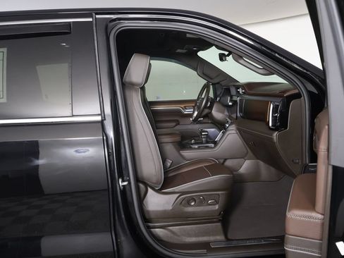 Used 2023 GMC Sierra 1500 Denali w/ Denali Reserve Package AWD/4WD image 34