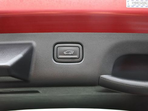 Certified 2024 Hyundai Kona Limited AWD/4WD image 17