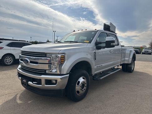 Used 2019 Ford F350 Lariat w/ Lariat Ultimate Package image 1
