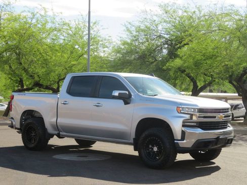 Used 2019 Chevrolet Silverado 1500 LT w/ All-Star Edition AWD/4WD image 4