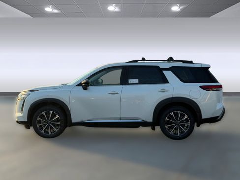 New 2026 Nissan Pathfinder Platinum w/ Cargo Package FWD image 2