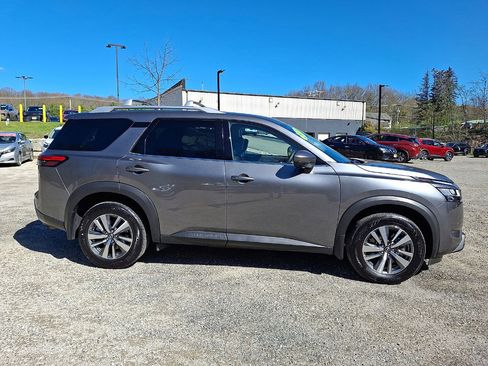 Used 2024 Nissan Pathfinder SL w/ Cargo Package AWD/4WD image 26