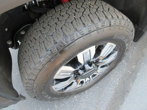 Certified 2025 GMC Sierra 2500 Denali w/ Denali Reserve Package AWD/4WD image 15