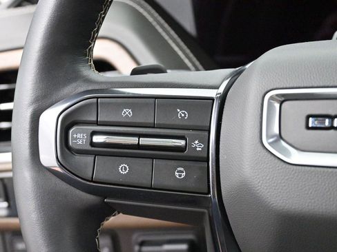 Used 2025 GMC Yukon Denali Ultimate AWD/4WD image 21