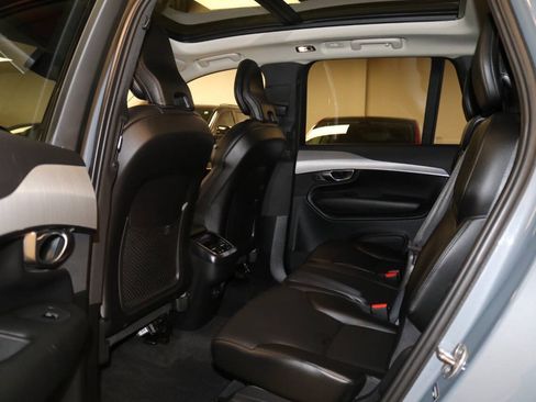Used 2022 Volvo XC90 T5 Momentum AWD/4WD image 14