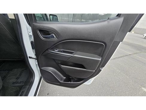 Used 2016 Chevrolet Colorado LT image 32