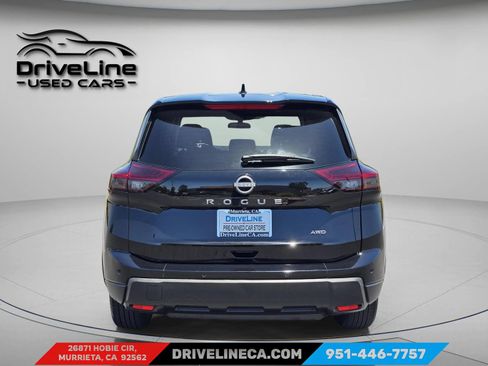 Used 2025 Nissan Rogue SV AWD/4WD image 3