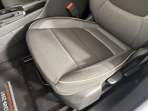 Used 2025 Chevrolet TrailBlazer LT AWD/4WD image 6