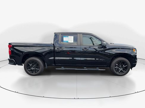 Used 2024 Chevrolet Silverado 1500 RST w/ Z71 Off-Road Package AWD/4WD image 2