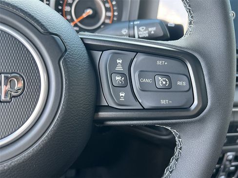 New 2025 Jeep Gladiator Rubicon image 11