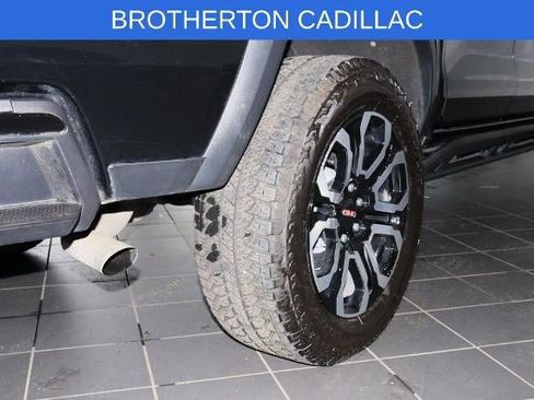 Used 2025 GMC Canyon AT4 w/ Nightfall Edition AWD/4WD image 16