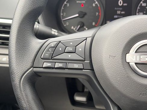 Used 2025 Nissan Altima 2.5 S FWD image 12