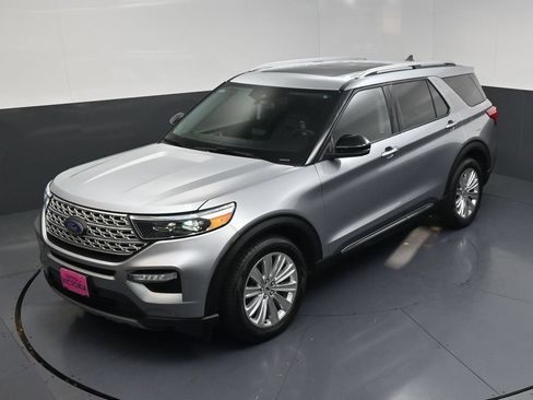 Used 2023 Ford Explorer Limited w/ Limited Technology Package RWD image 19